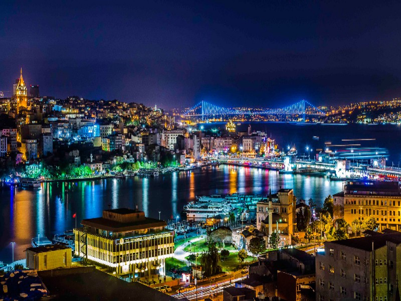 Istanbul By Night